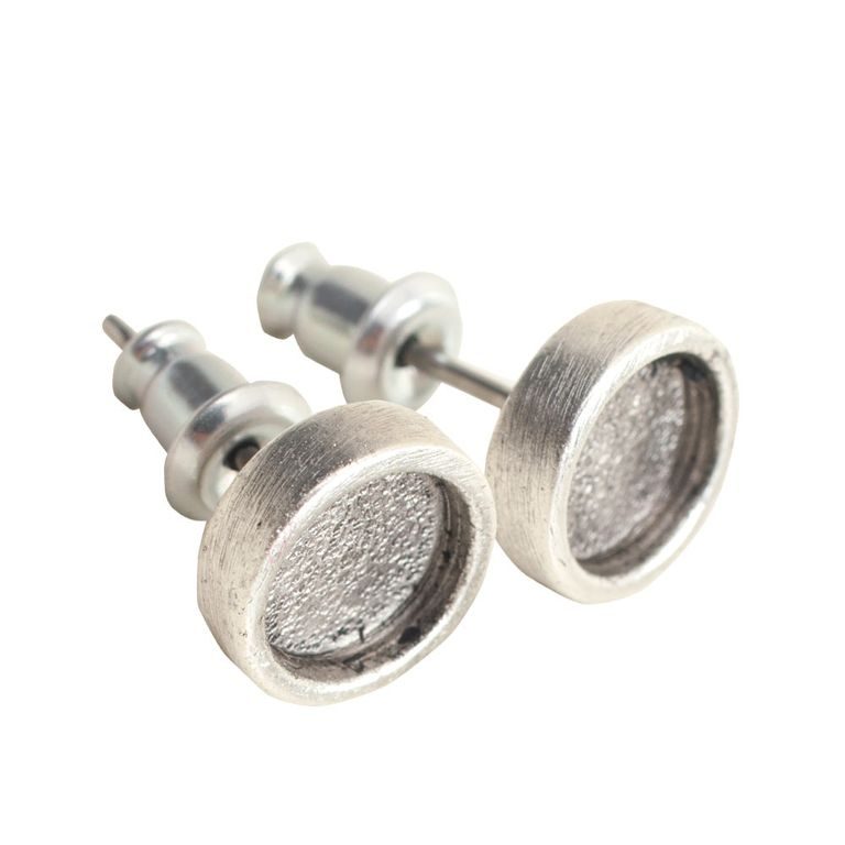 Nunn Design ear posts with round settings 8mm silver-plated