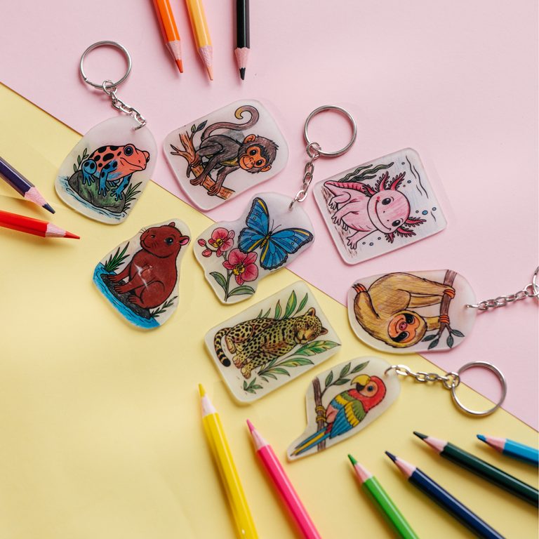Manumi kreatívna sada na výrobu magnetiek a kľúčeniek zo zmršťovacej fólie s motívmi zvierat z džungle