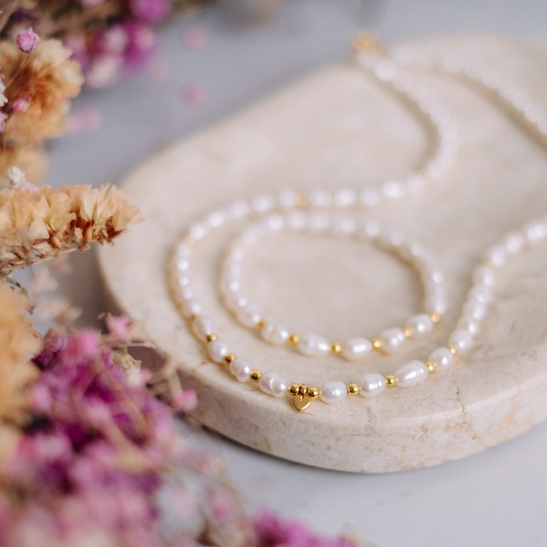 Manumi creative kit for making a set of necklace and bracelet from freshwater pearls