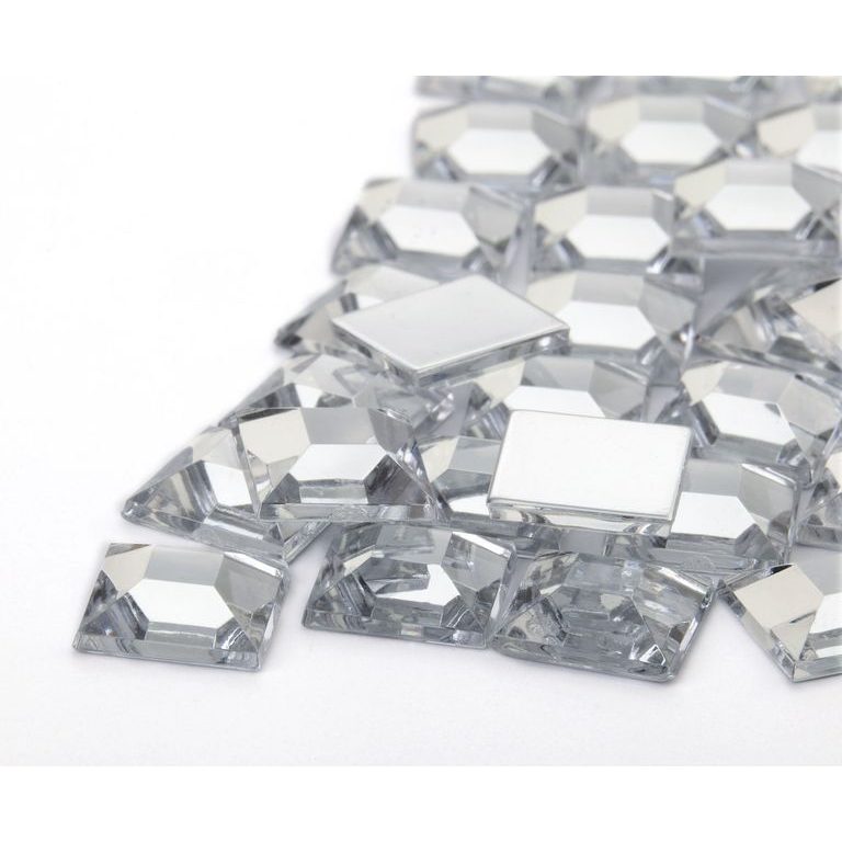 Acrylic glue-on stones square 10mm crystal