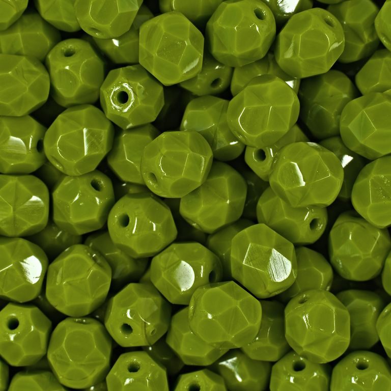 Manumi české broušené korálky 6 mm Opaque Olivine