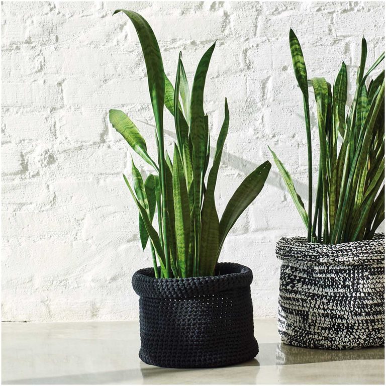 Rico design háčkovací šňůra Fashion Jersey odstín 008 černá