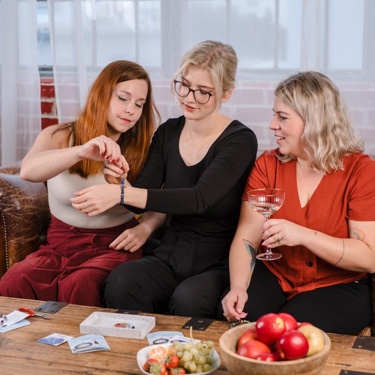 Manumi kreatívna súprava na výrobu náramku z minerálov so znamením zverokruhu Panna