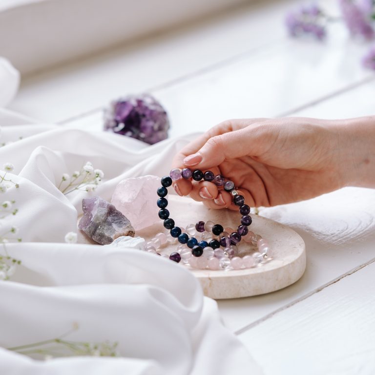 Manumi creative kit for making bracelets from minerals according to the zodiac signs