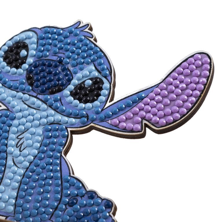 Pictat cu diamante, personaj Disney Stitch
