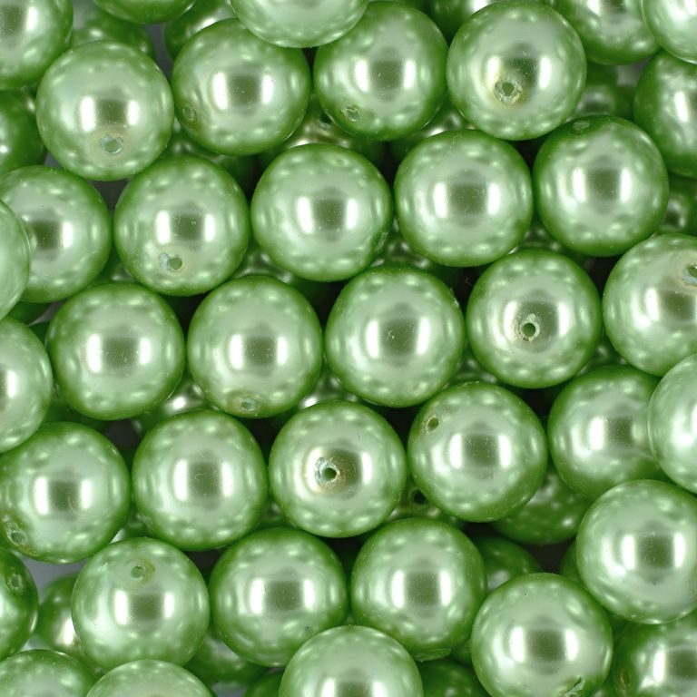 Glass pearls 12mm light green