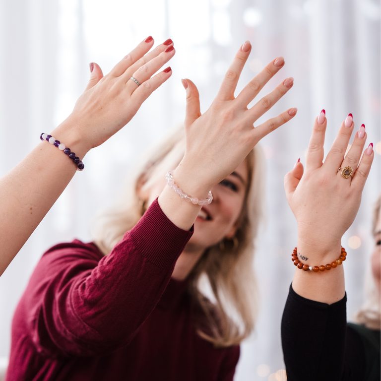 Manumi creative kit for making bracelets from minerals according to the zodiac signs