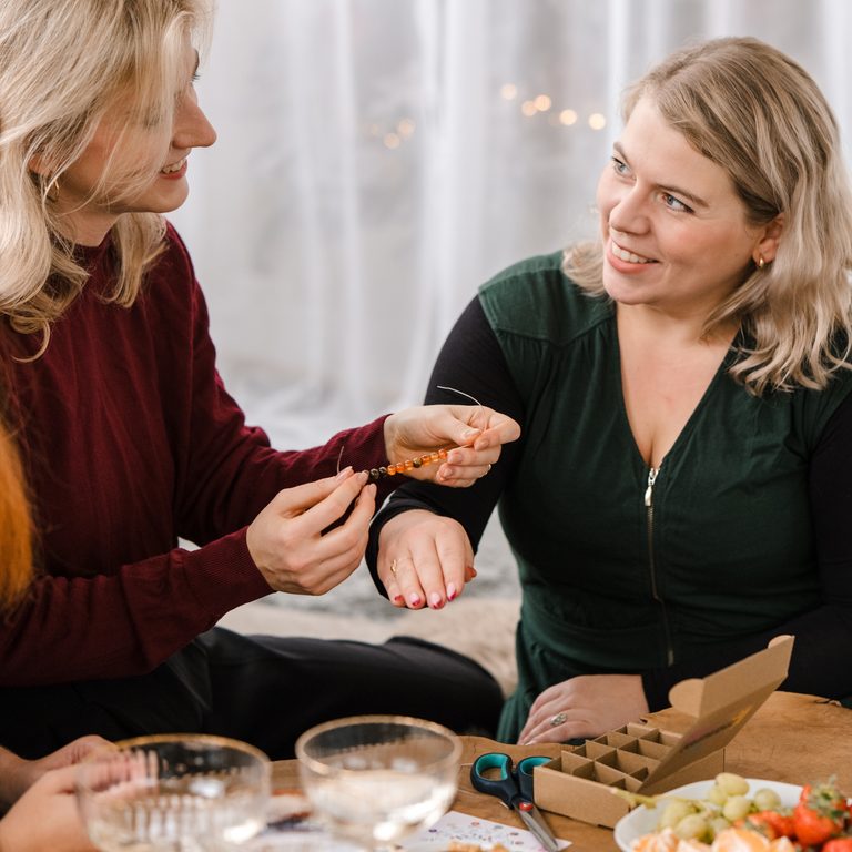 Manumi creative kit for making bracelets from minerals according to the zodiac signs