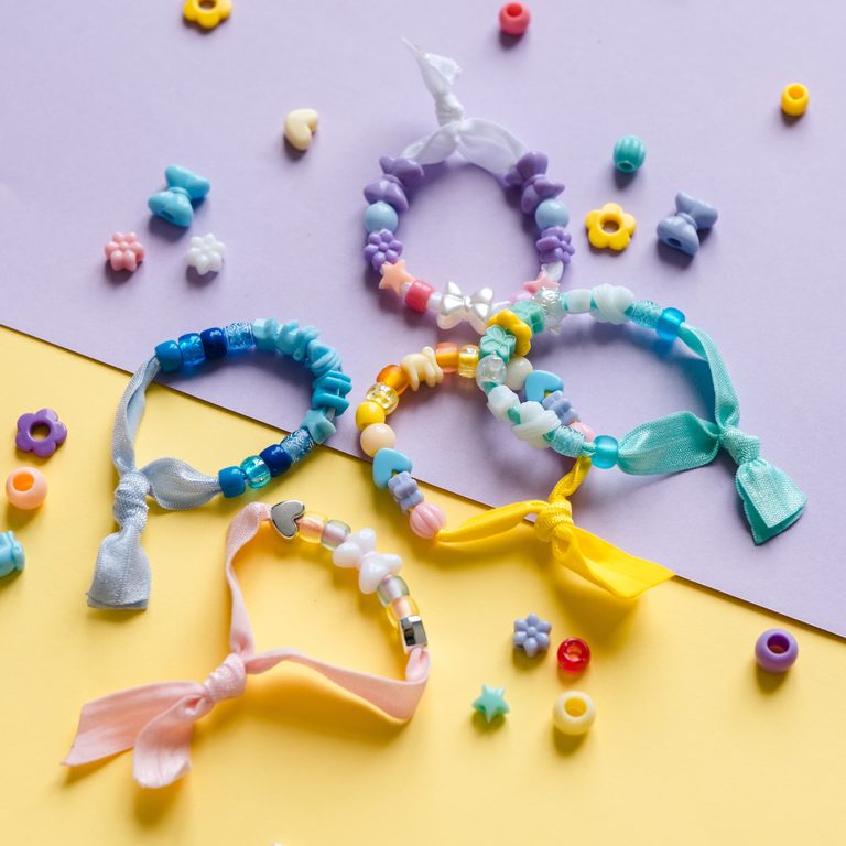 Manumi kreativní sada na výrobu náramků z korálků pro děti