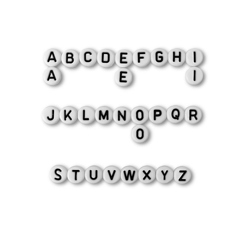 Manumi abeceda z plastových korálikov s písmenkami 7 x 4 mm so zdvojením A, E, I, O