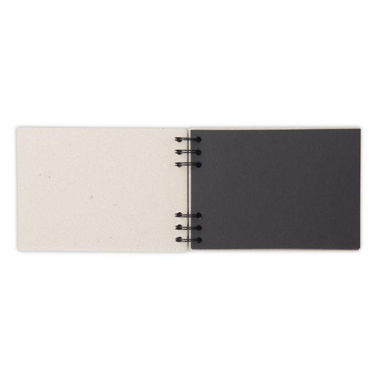 Sprapbookové kroužkové album 24 listů A6 v přírodní barvě s černým papírem 300g/m²