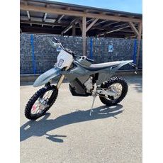STARK VARG EX 60 HP + POLEPY A KRYTY ZDARMA