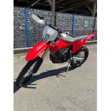 STARK VARG EX 60 HP RED PASSION + POLEPY A KRYTY ZDARMA