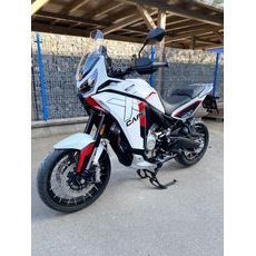 MOTO MORINI X-CAPE 1200 BÍLÁ + SADA 3 KUFRŮ VČ. DRŽÁKŮ ZDARMA