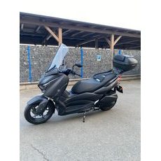 YAMAHA X-MAX 300