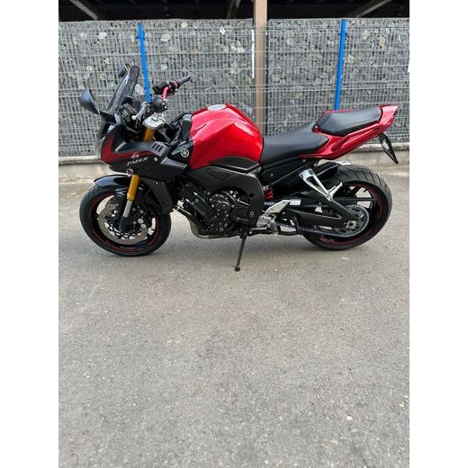 YAMAHA FZ1 FAZER - REZERVOVÁNO