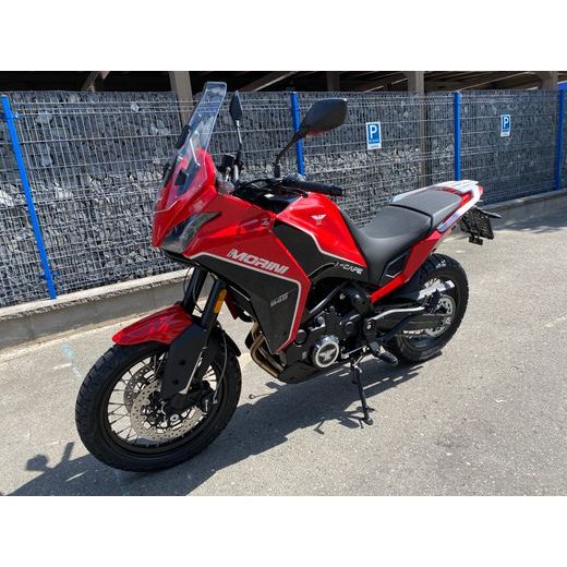 MOTO MORINI X-CAPE (DRÁTĚNÁ KOLA) ČERVENÁ RED PASSION S KUFRY ZDARMA