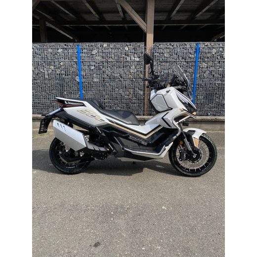 ZONTES 368 GIZMO BÍLÁ SKLADEM + KUFR ZDARMA