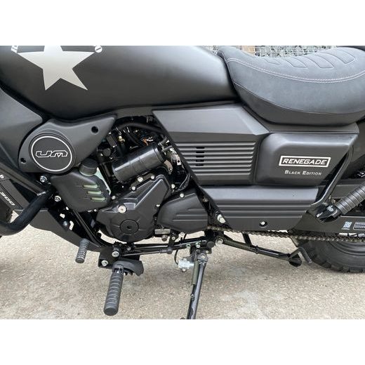 UM RENEGADE COMMANDO 300 ZELENÁ