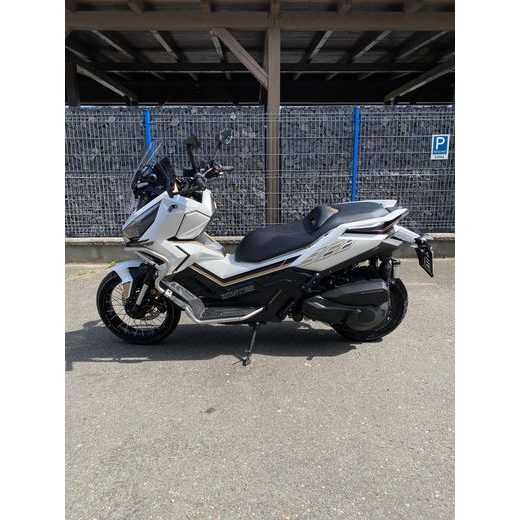 ZONTES 368 GIZMO BÍLÁ SKLADEM + KUFR ZDARMA