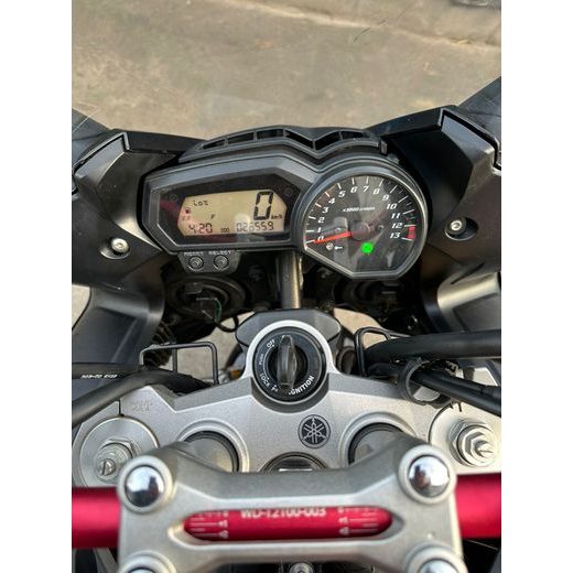YAMAHA FZ1 FAZER - REZERVOVÁNO