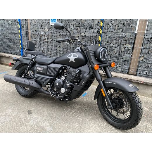 UM RENEGADE COMMANDO 300 ZELENÁ