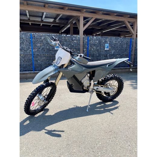 STARK VARG EX 60 HP + POLEPY A KRYTY ZDARMA