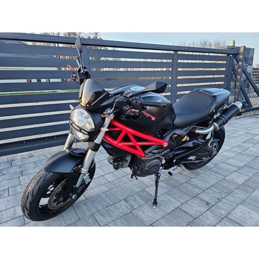 DUCATI MONSTER 696