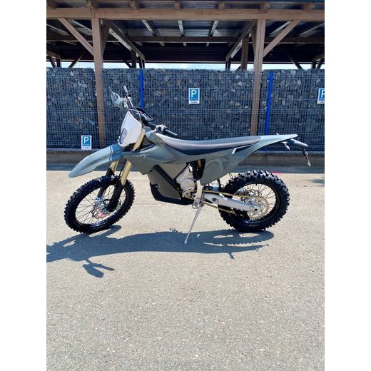 STARK VARG EX 60 HP + POLEPY A KRYTY ZDARMA
