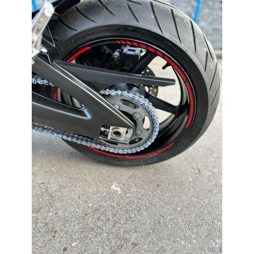 YAMAHA FZ1 FAZER - REZERVOVÁNO