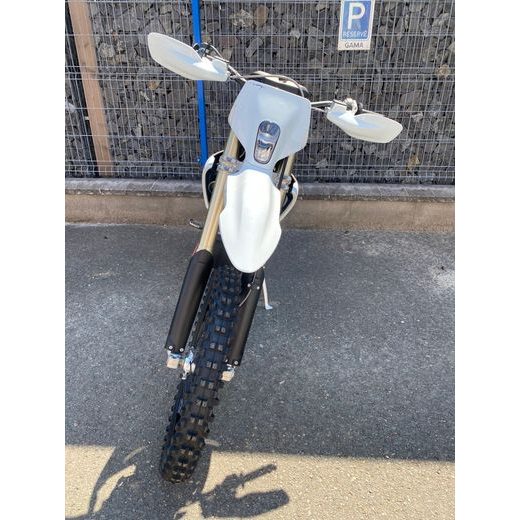 STARK VARG EX 60HP SNOW WHITE + POLEPY A KRYTY ZDARMA