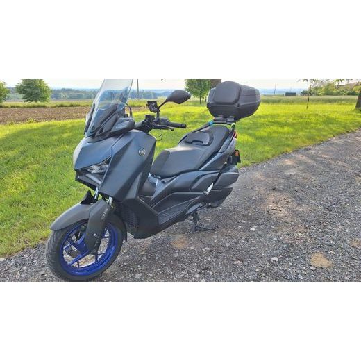 YAMAHA X-MAX 300 - REZERVOVÁNO