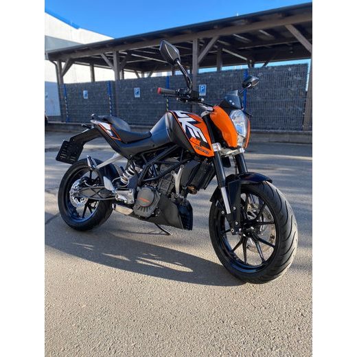 KTM 125 DUKE - REZERVOVÁNO