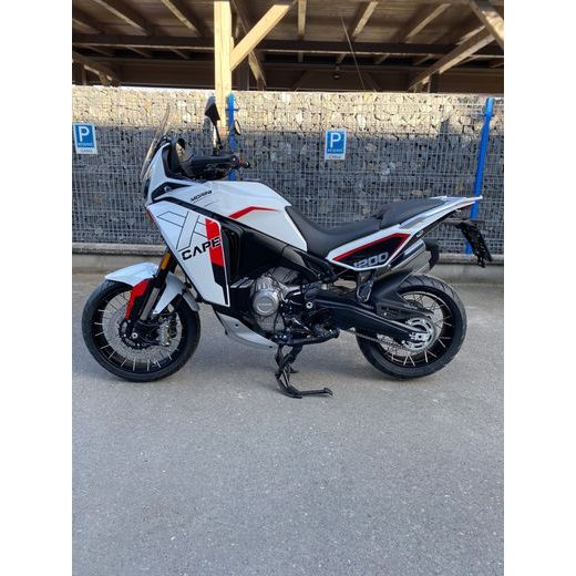 MOTO MORINI X-CAPE 1200 BÍLÁ + SADA KUFRŮ ZDARMA