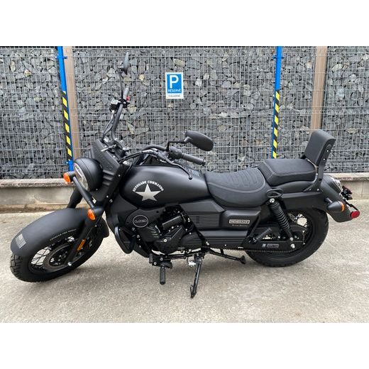 UM RENEGADE COMMANDO 300 ZELENÁ