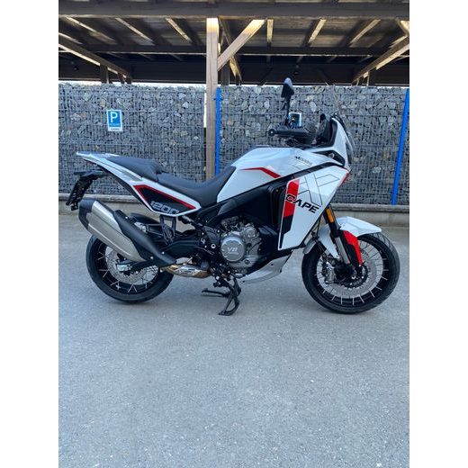 MOTO MORINI X-CAPE 1200 BÍLÁ + SADA KUFRŮ ZDARMA