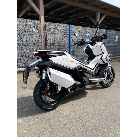 ZONTES 368 GIZMO BÍLÁ SKLADEM + KUFR ZDARMA