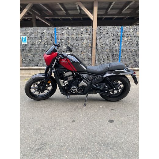 MOTO MORINI CALIBRO CUSTOM 700 ČERVENÁ