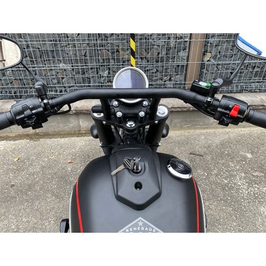 UM RENEGADE VEGAS 300