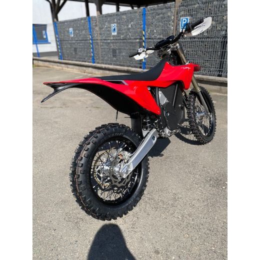 STARK VARG EX 60HP STARK RUDÁ