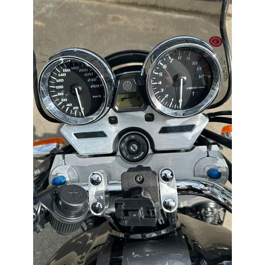 YAMAHA XJR 1300