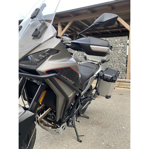MOTO MORINI X-CAPE 650 + SADA KUFRŮ ZA CENU 10 000 KČ