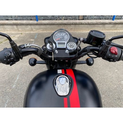 ROYAL ENFIELD CLASSIC 350 - ZÁNOVNÍ STAV, NÍZKÝ STAV KM - ZLEVNĚNO