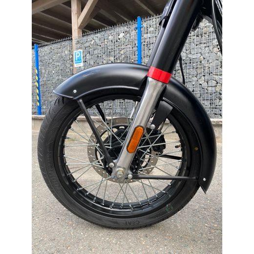 ROYAL ENFIELD CLASSIC 350 - ZÁNOVNÍ STAV, NÍZKÝ STAV KM - ZLEVNĚNO