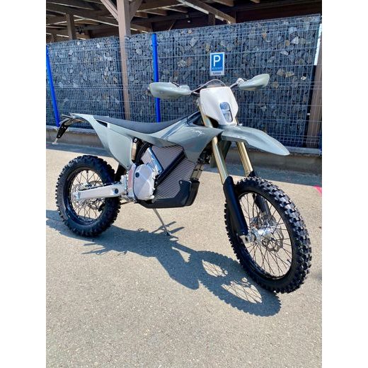 STARK VARG EX 60 HP + POLEPY A KRYTY ZDARMA