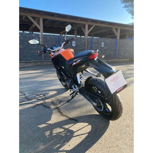 KTM 125 DUKE - REZERVOVÁNO