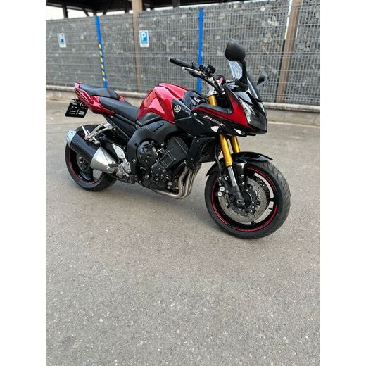 YAMAHA FZ1 FAZER - REZERVOVÁNO