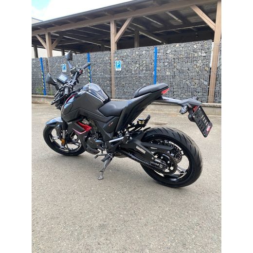 ZONTES 125 URBAN ČERVENOČERNÁ