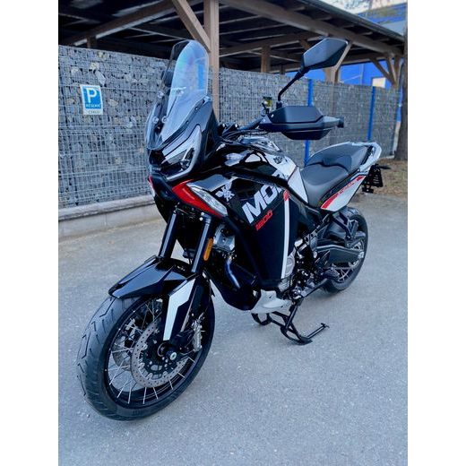 MOTO MORINI X-CAPE 1200 ČERNÁ + SADA KUFRŮ ZDARMA