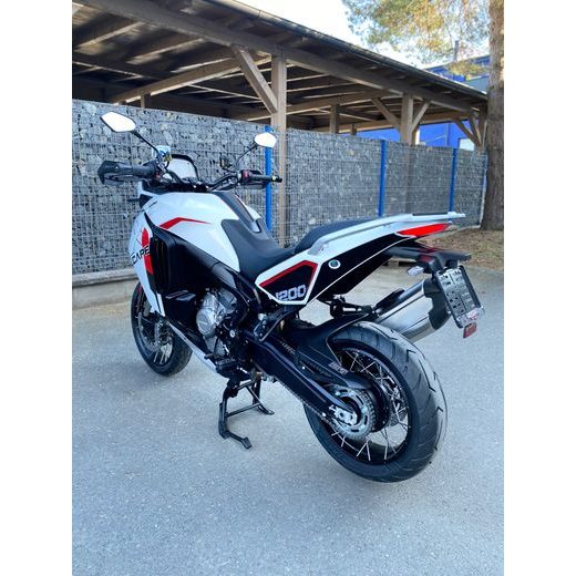 MOTO MORINI X-CAPE 1200 BÍLÁ + SADA KUFRŮ ZDARMA